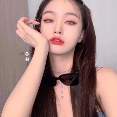 夏日天空的那匹红马